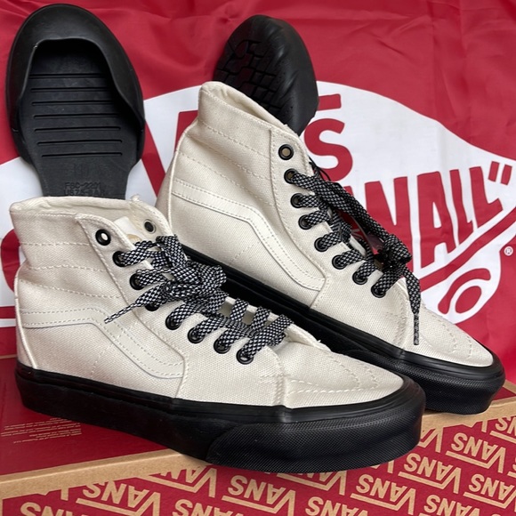 Vans Sk8-Hi Tapered
Heavy Canvas Marshmallow/
VNOA7Q5TKIG
WMNS sneakers - Picture 12 of 16